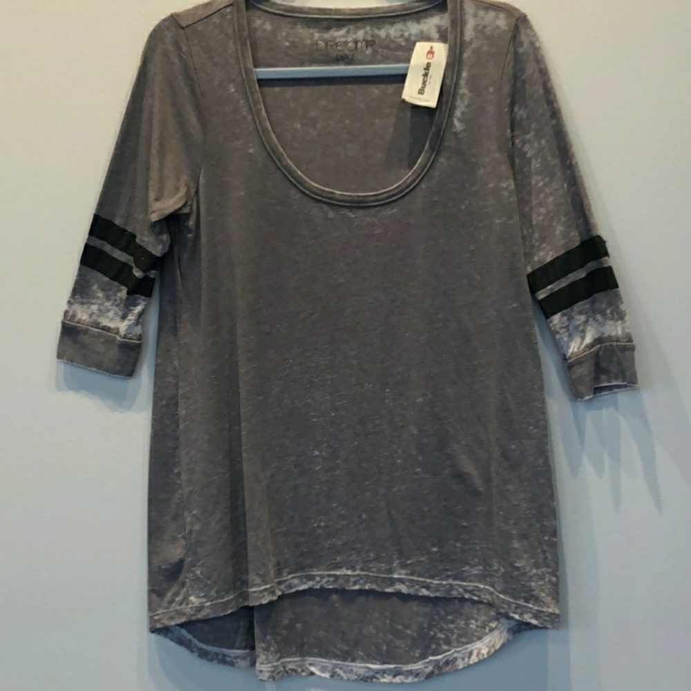 Buckle top size large